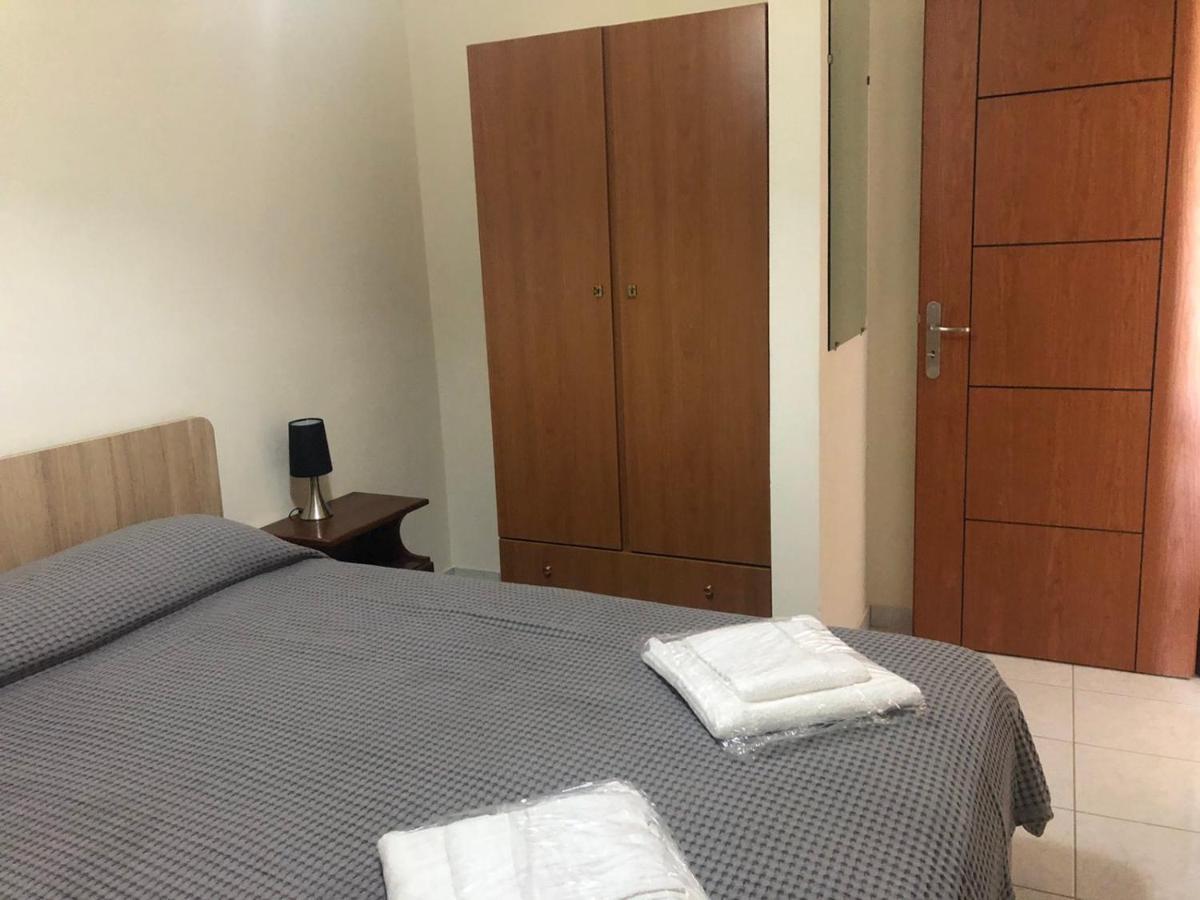 Savvas Apartment Plitra